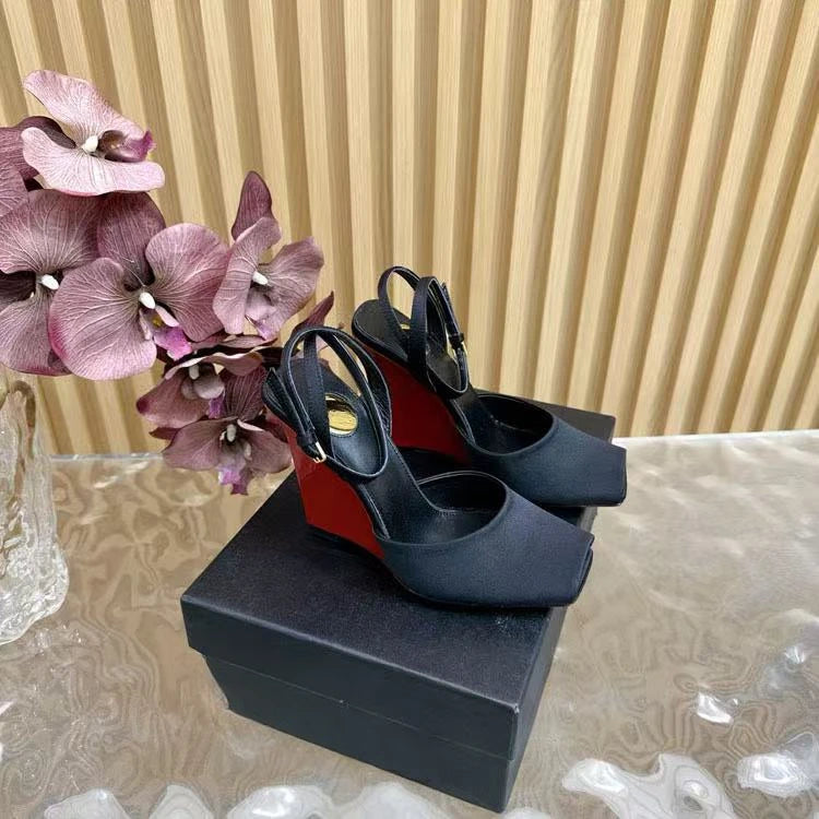 Spring and Summer] Fish Mouth  Banquet Sandals