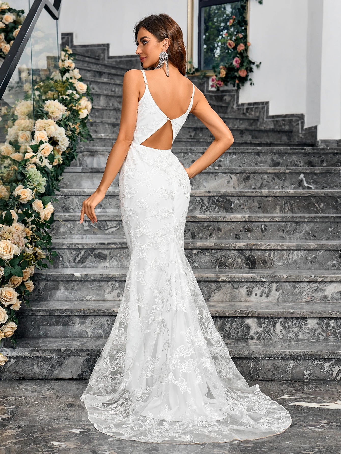 Ladies Sleeveless V-neck White Wedding Dress  Gown