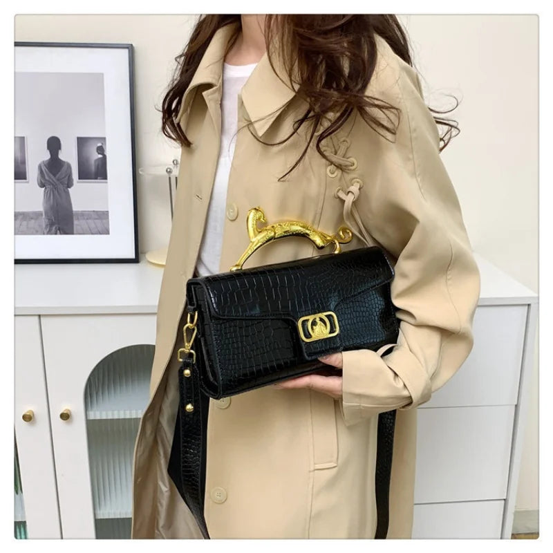 Design Leather  Metal Buckle Fashion Shoulder Bag
