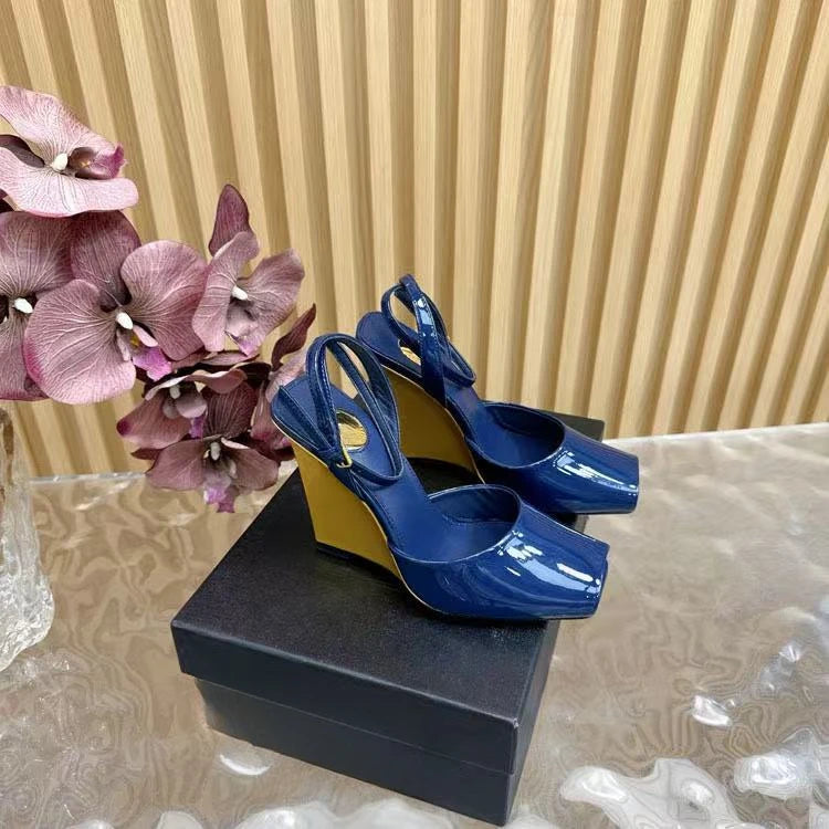 Spring and Summer] Fish Mouth  Banquet Sandals